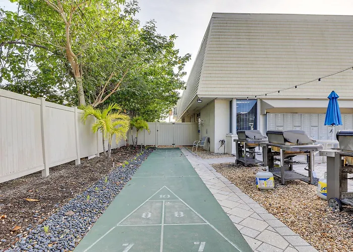 Beachfront Siesta Key Condo With Pool Access!