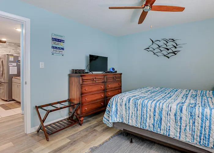 Beachfront Siesta Key Condo With Pool Access!
