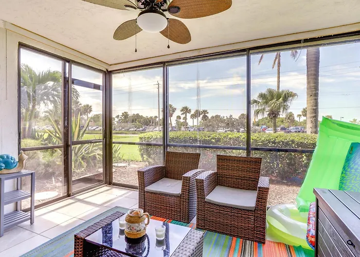 Beachfront Siesta Key Condo With Pool Access!